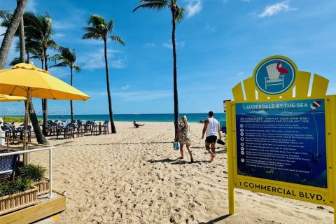 Apartamento en alquiler en Lauderdale-by-the-Sea, Florida, 1 dormitorio, 51.1 m2 № 1850565 - foto 25