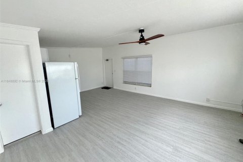 Apartamento en alquiler en Lauderdale-by-the-Sea, Florida, 1 dormitorio, 51.1 m2 № 1850565 - foto 6