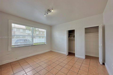 Apartment in North Miami, Florida 51.1 sq.m. № 1921503 - photo 12