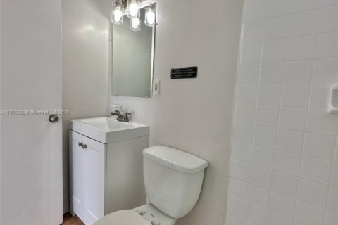 Appartement à louer à North Miami, Floride: 51.1 m2 № 1921503 - photo 6