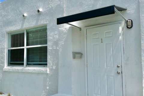 Appartement à louer à North Miami, Floride: 51.1 m2 № 1921503 - photo 2