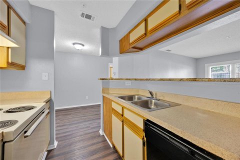 Condo in Altamonte Springs, Florida, 1 bedroom  № 1831481 - photo 11