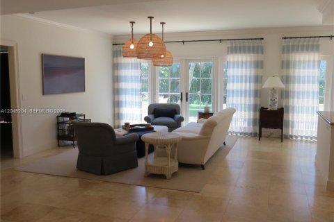 House in Jupiter Island, Florida 3 bedrooms, 247.12 sq.m. № 2279491 - photo 18