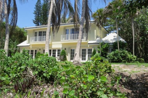 House in Jupiter Island, Florida 3 bedrooms, 247.12 sq.m. № 2279491 - photo 2