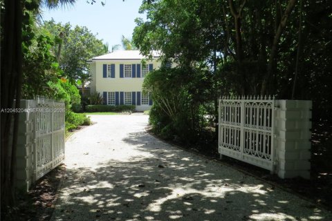 House in Jupiter Island, Florida 3 bedrooms, 247.12 sq.m. № 2279491 - photo 17