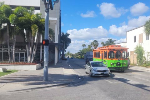 Commercial property in Homestead, Florida № 2018869 - photo 3