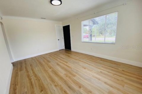 House in Saint Petersburg, Florida 2 bedrooms, 83.61 sq.m. № 1913958 - photo 5