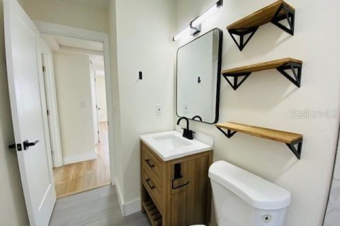 House in Saint Petersburg, Florida 2 bedrooms, 83.61 sq.m. № 1913958 - photo 13
