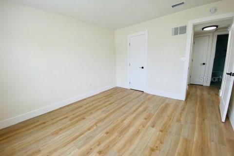 House in Saint Petersburg, Florida 2 bedrooms, 83.61 sq.m. № 1913958 - photo 10