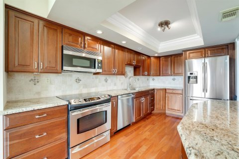 Condo in Palm Beach Gardens, Florida, 2 bedrooms  № 2146145 - photo 9