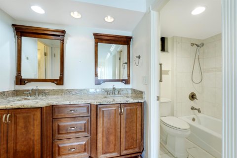 Condo in Palm Beach Gardens, Florida, 2 bedrooms  № 2146145 - photo 16
