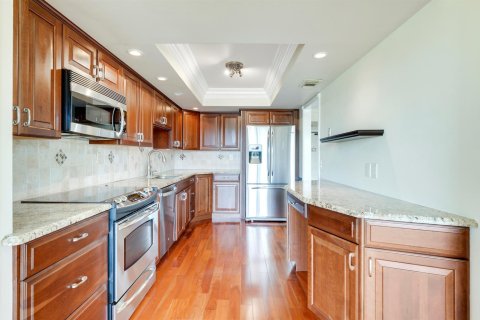 Condo in Palm Beach Gardens, Florida, 2 bedrooms  № 2146145 - photo 8