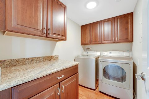 Condo in Palm Beach Gardens, Florida, 2 bedrooms  № 2146145 - photo 2