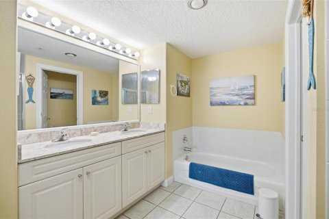 Condominio en venta en Palm Coast, Florida, 3 dormitorios, 152.36 m2 № 2150882 - foto 20