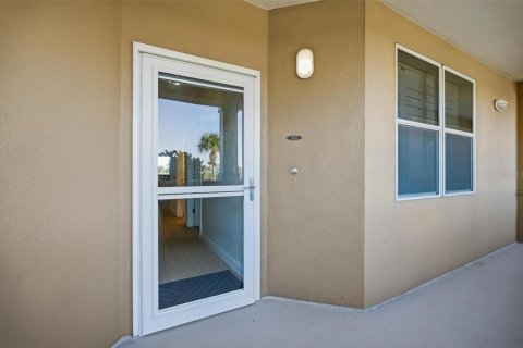 Condominio en venta en Palm Coast, Florida, 3 dormitorios, 152.36 m2 № 2150882 - foto 4