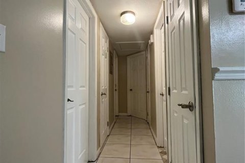 Villa ou maison à louer à Orlando, Floride: 3 chambres, 147.99 m2 № 2138313 - photo 10