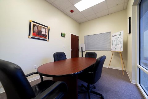 Immobilier commercial à louer à Orlando, Floride: 1.21 m2 № 375359 - photo 5