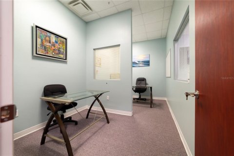 Immobilier commercial à louer à Orlando, Floride: 1.21 m2 № 375359 - photo 6