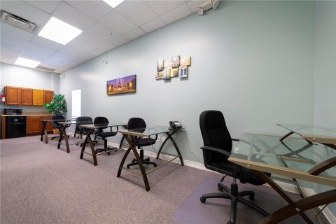Immobilier commercial à louer à Orlando, Floride: 1.21 m2 № 375359 - photo 10