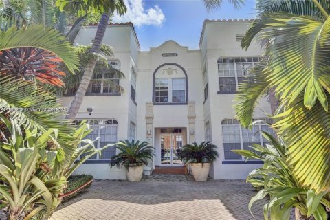 Condo in Miami Beach, Florida, 2 bedrooms  № 2082677