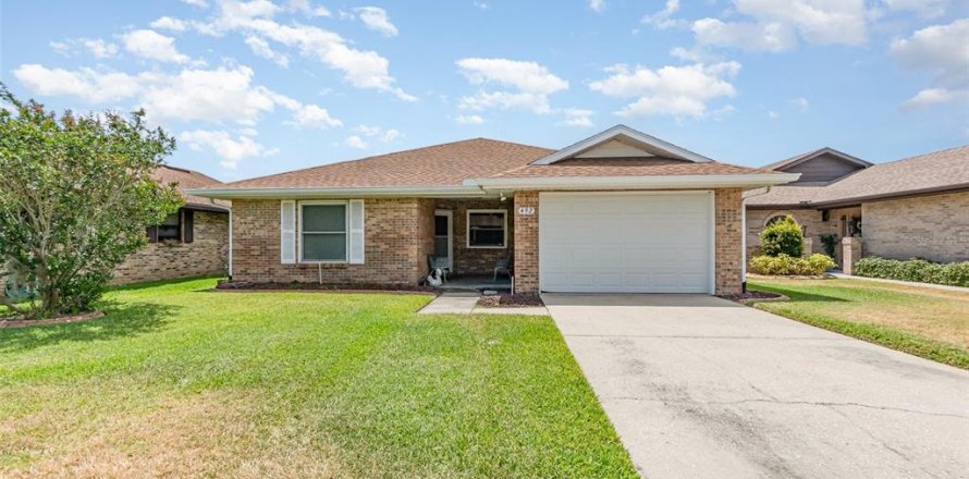 House in Lakeland, Florida 2 bedrooms, 143.26 sq.m. № 1675914