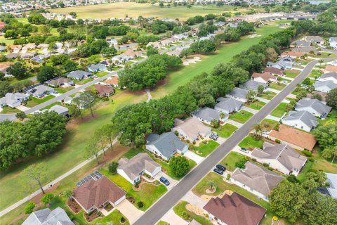 House in The Villages, Florida 3 bedrooms, 207.92 sq.m. № 1624809 - photo 4