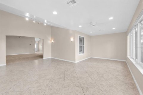 House in The Villages, Florida 3 bedrooms, 207.92 sq.m. № 1624809 - photo 22