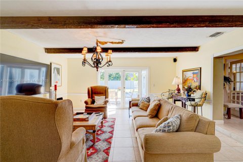 Casa en venta en Miami, Florida, 4 dormitorios, 212.65 m2 № 1943610 - foto 6