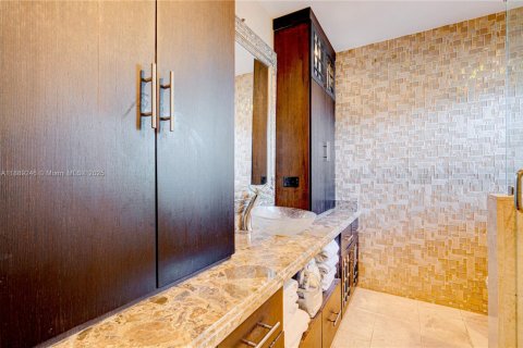 Casa en venta en Miami, Florida, 4 dormitorios, 212.65 m2 № 1943610 - foto 26