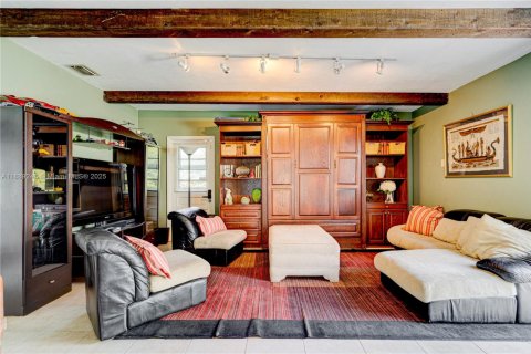 Casa en venta en Miami, Florida, 4 dormitorios, 212.65 m2 № 1943610 - foto 11