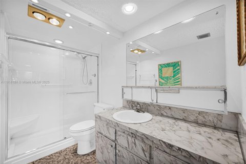 Condo in Hollywood, Florida, 1 bedroom  № 1970977 - photo 26