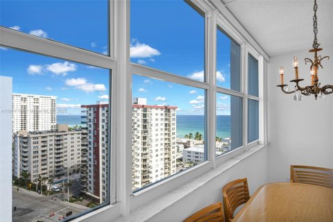 Condo in Hollywood, Florida, 1 bedroom  № 1970977 - photo 7