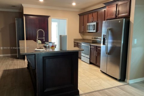 Casa en venta en Port St. Lucie, Florida, 4 dormitorios, 174.1 m2 № 1931300 - foto 2