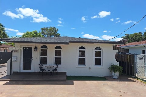 Casa en Miami, Florida 2 dormitorios, 83.61 m2 № 1997422