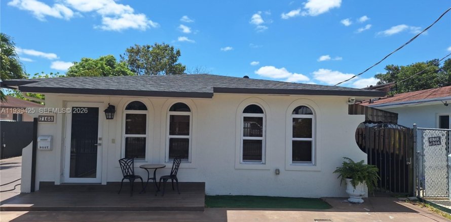 Casa en Miami, Florida 2 dormitorios, 83.61 m2 № 1997422