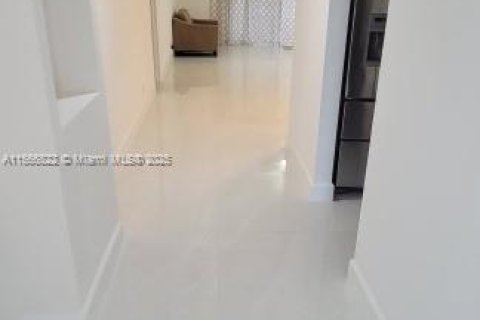 Condo in Deerfield Beach, Florida, 2 bedrooms  № 2021633 - photo 6