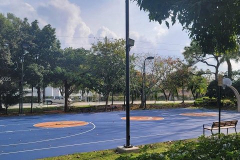 Condo in Deerfield Beach, Florida, 2 bedrooms  № 2021633 - photo 18