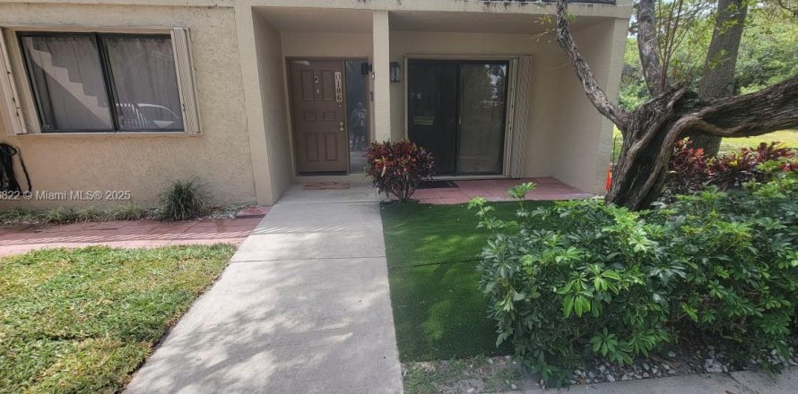 Condo in Deerfield Beach, Florida, 2 bedrooms  № 2021633