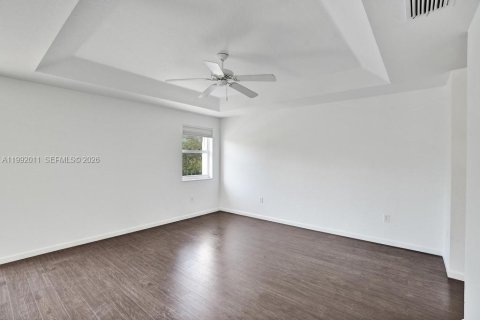 Casa en venta en Pembroke Pines, Florida, 4 dormitorios, 232.26 m2 № 2052436 - foto 24