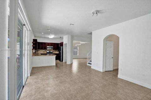 Casa en venta en Pembroke Pines, Florida, 4 dormitorios, 232.26 m2 № 2052436 - foto 9