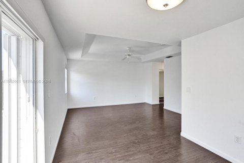 Casa en venta en Pembroke Pines, Florida, 4 dormitorios, 232.26 m2 № 2052436 - foto 28