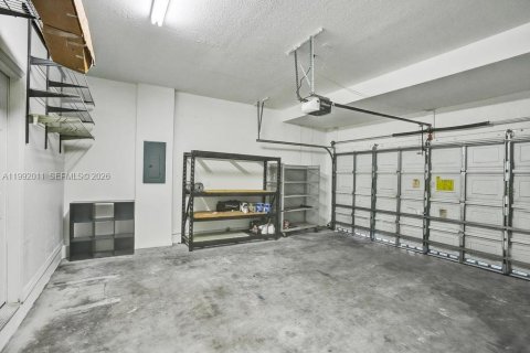 Casa en venta en Pembroke Pines, Florida, 4 dormitorios, 232.26 m2 № 2052436 - foto 19