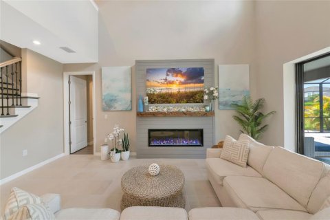 House in Sarasota, Florida 4 bedrooms, 246.47 sq.m. № 2150834 - photo 12
