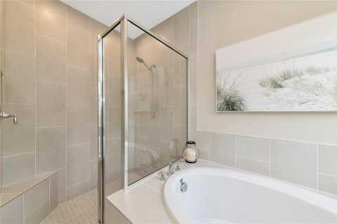House in Sarasota, Florida 4 bedrooms, 246.47 sq.m. № 2150834 - photo 26