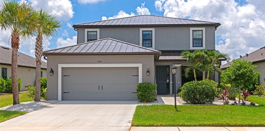 House in Sarasota, Florida 4 bedrooms, 246.47 sq.m. № 2150834