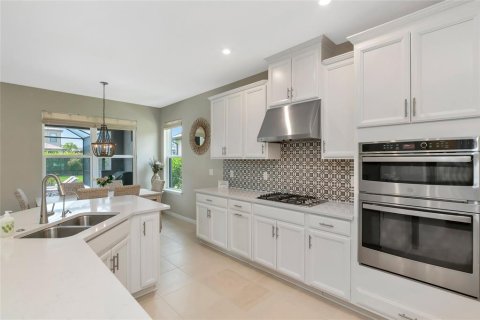 House in Sarasota, Florida 4 bedrooms, 246.47 sq.m. № 2150834 - photo 17