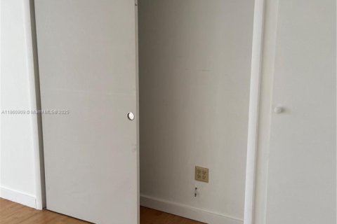 Condo in Davie, Florida, 3 bedrooms  № 1889238 - photo 16