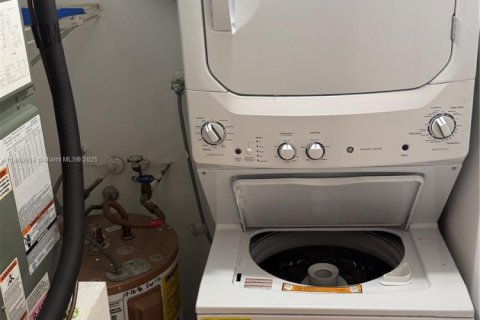 Condo in Davie, Florida, 3 bedrooms  № 1889238 - photo 15