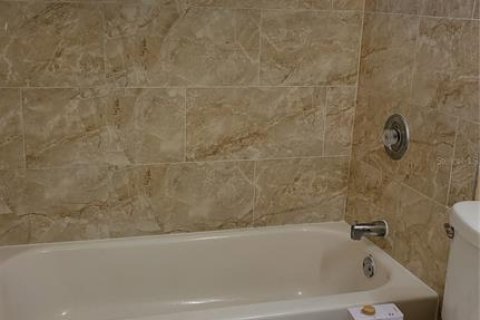 House in Sarasota, Florida 2 bedrooms, 126.81 sq.m. № 1917485 - photo 15