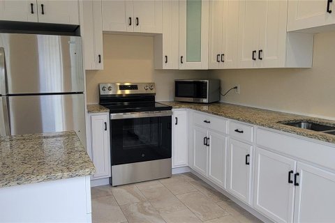 House in Sarasota, Florida 2 bedrooms, 126.81 sq.m. № 1917485 - photo 6